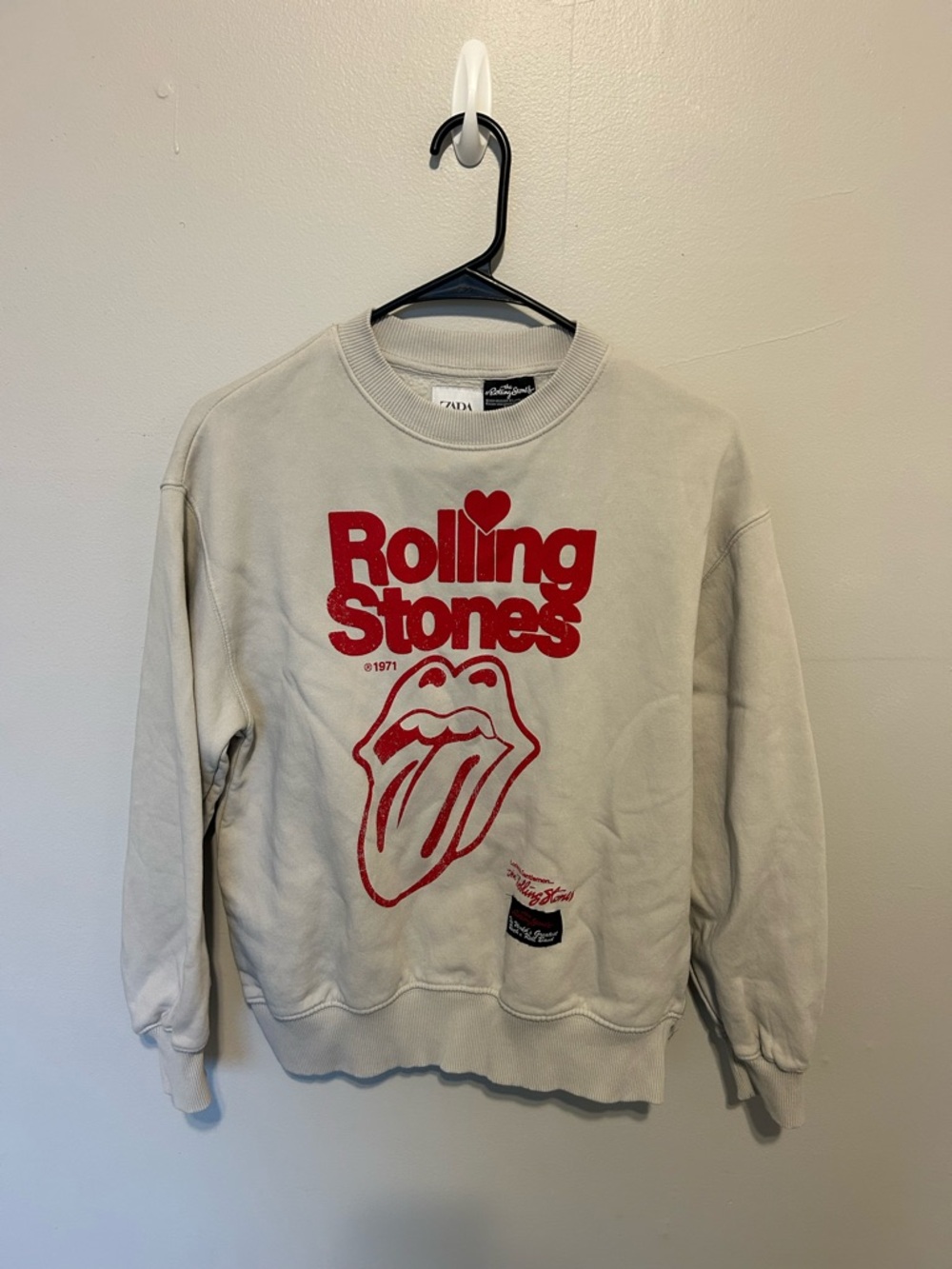 Zara Cream Crewneck Sweatshirt with Red Heart Graphic